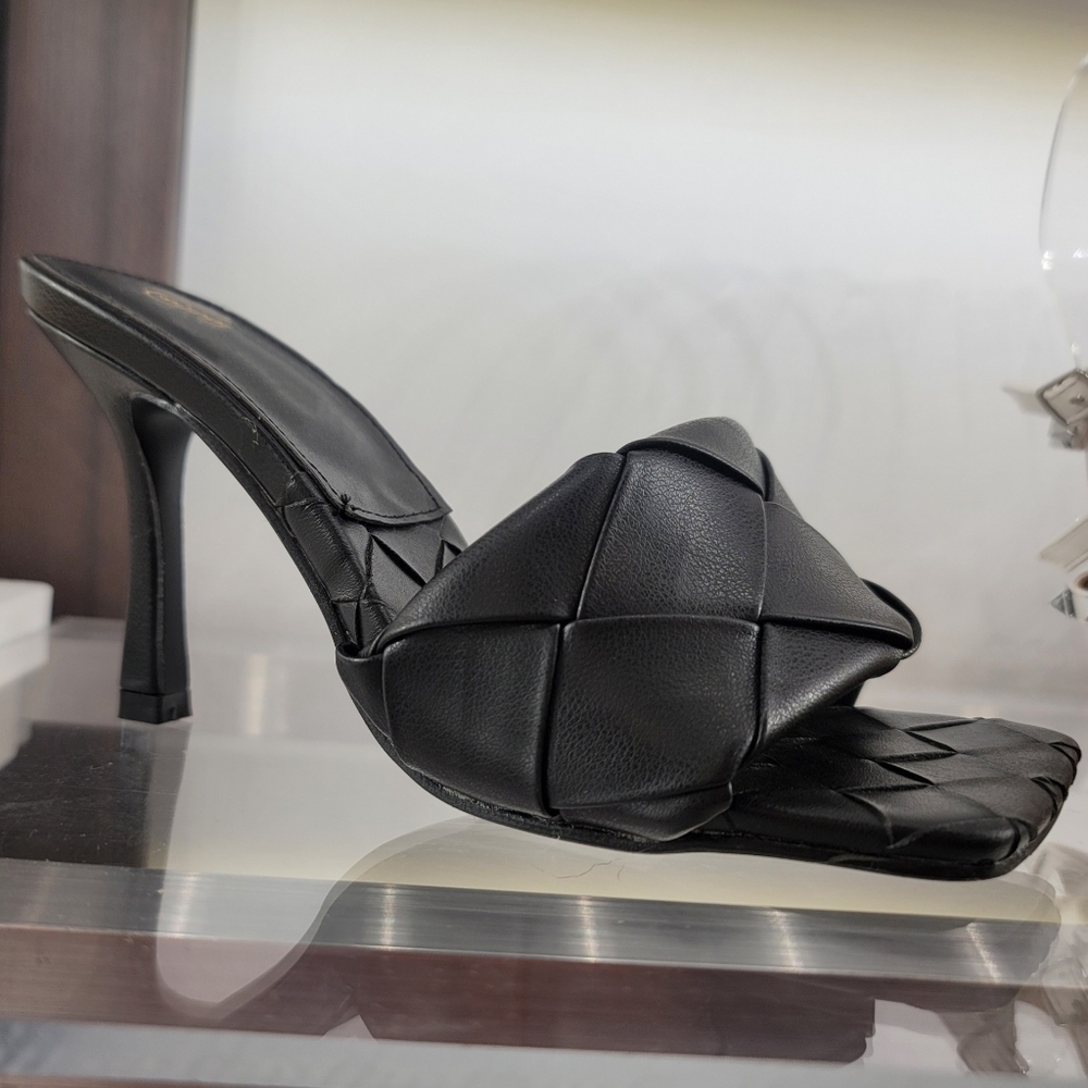 NWT Delitzia Black Heel🌟 - Picture 2 of 10